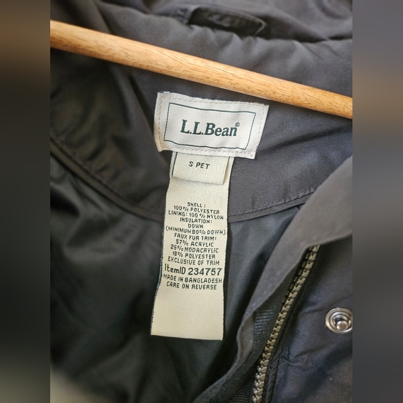 L.L Bean Puffer Jacket - Picture 2 of 3